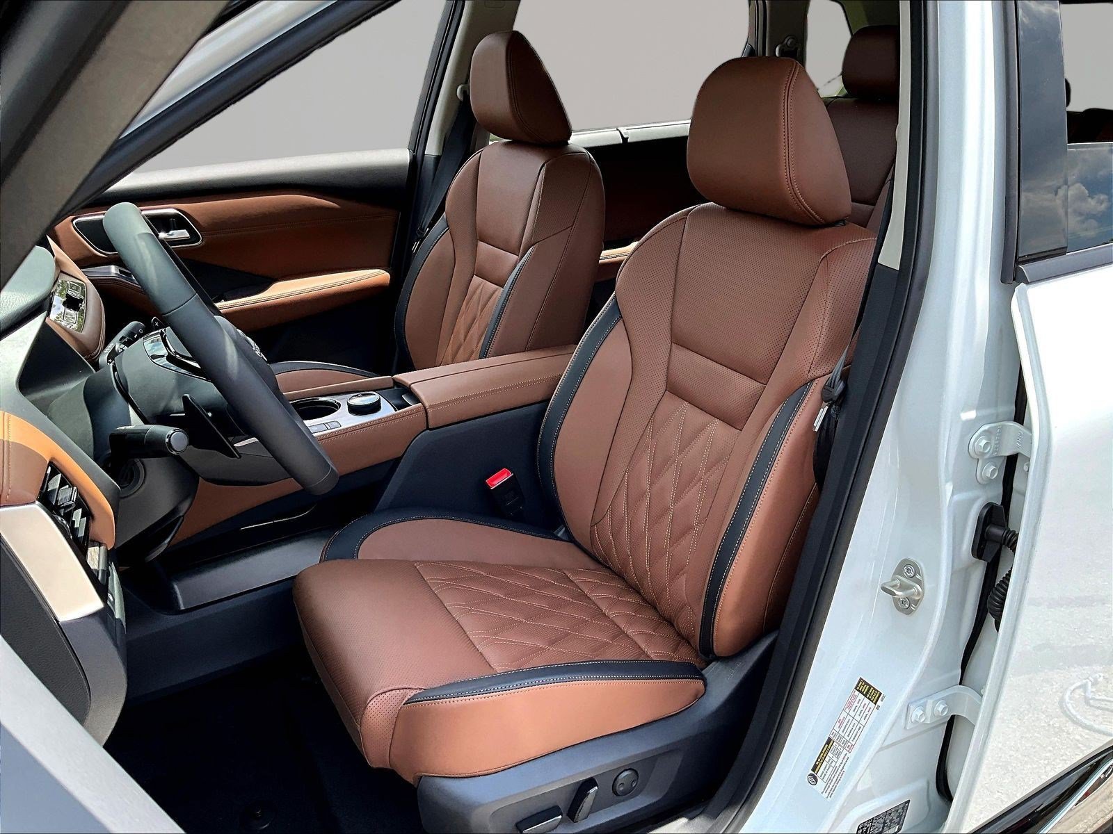New 2026 Nissan Rogue Platinum AWD/4WD image 17