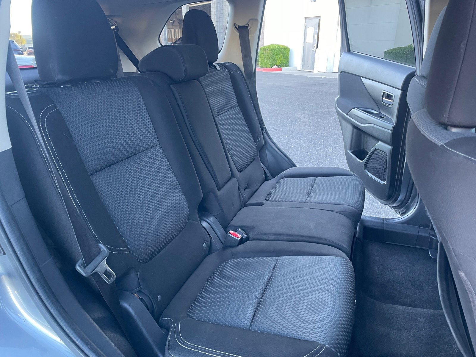 Used 2019 Mitsubishi Outlander ES image 18