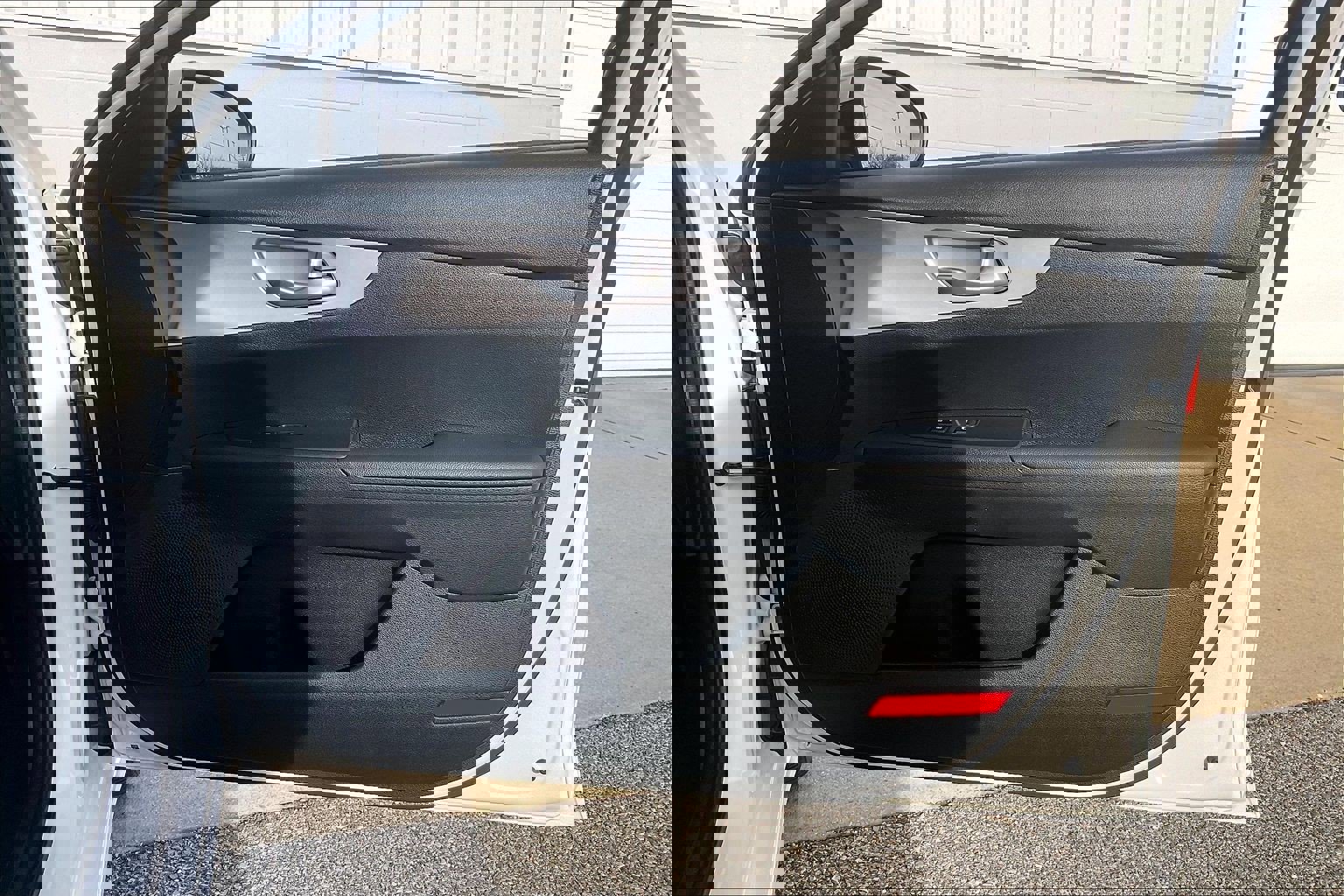 Used 2024 Kia Forte LXS image 28