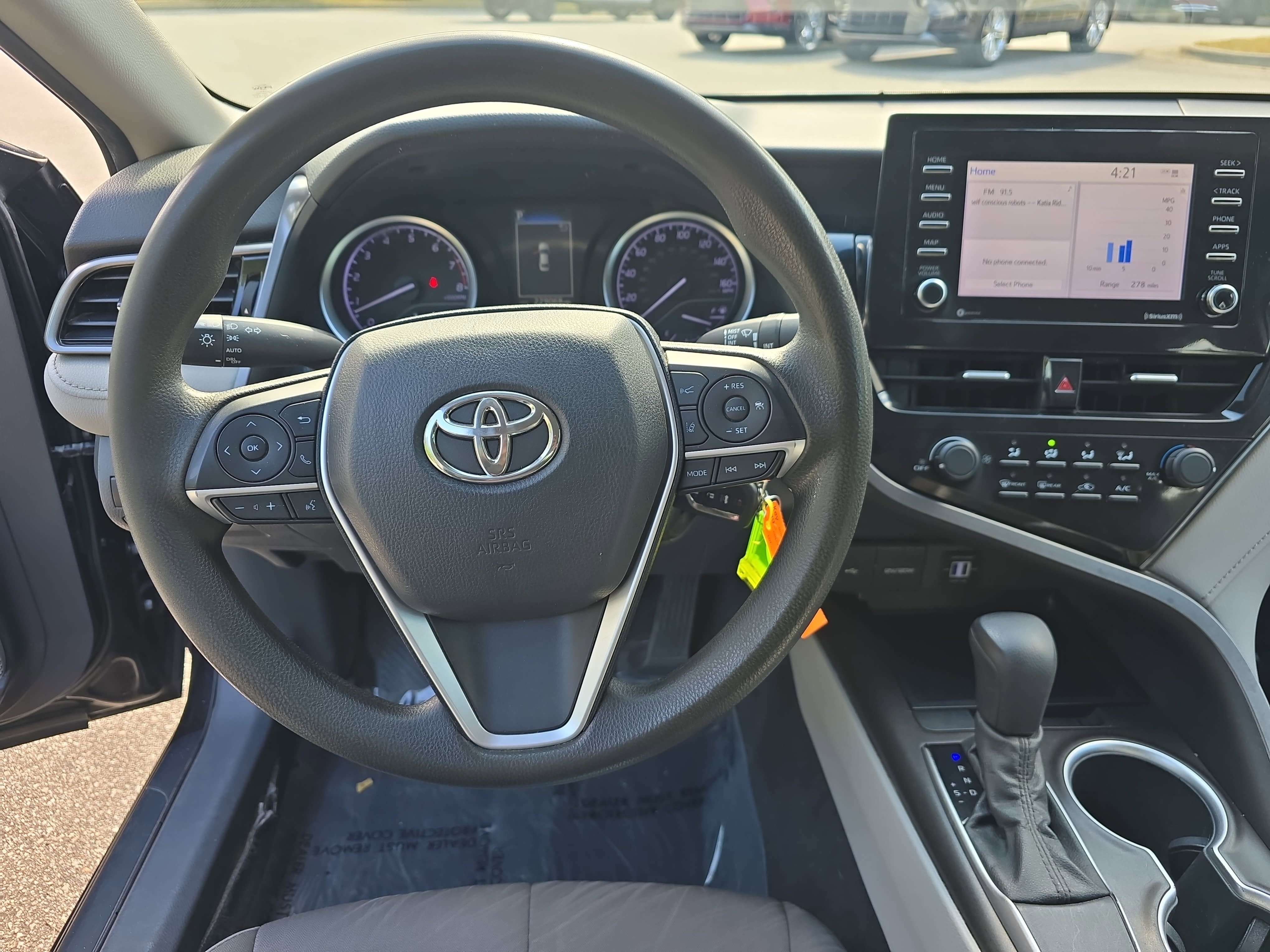 Used 2021 Toyota Camry LE FWD image 15