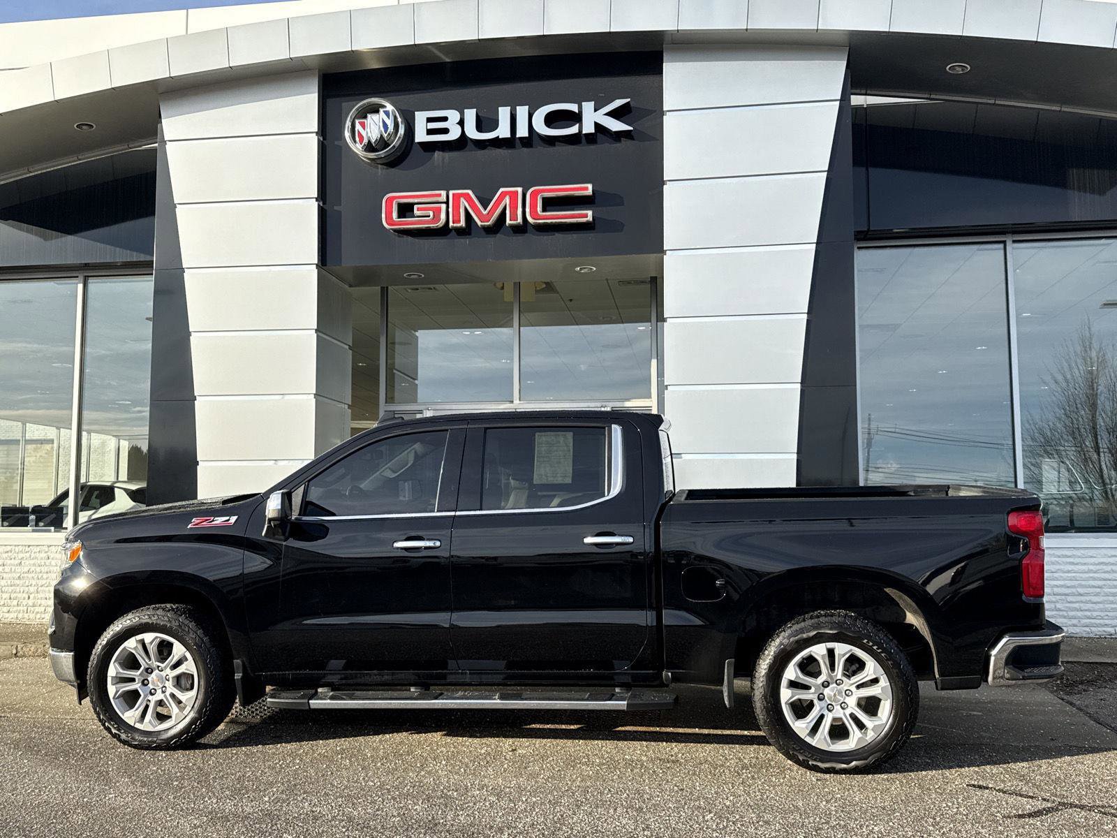 Used 2023 Chevrolet Silverado 1500 LTZ w/ Z71 Off-Road Package image 3