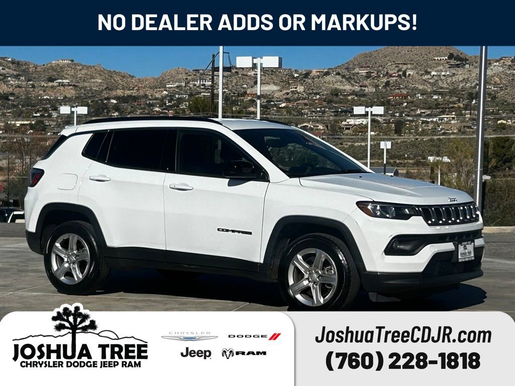 Used 2023 Jeep Compass Latitude image 1