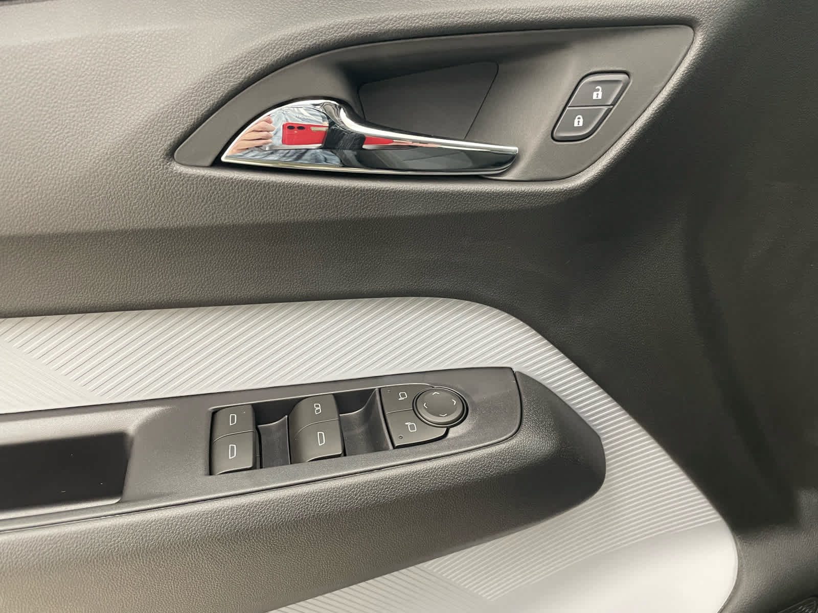 New 2027 Chevrolet Bolt LT w/ Comfort Package FWD image 11