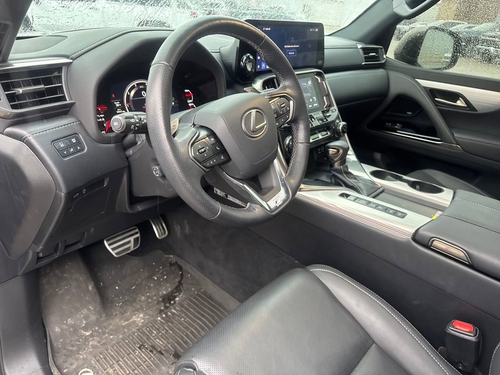 Used 2024 Lexus LX 600 F Sport image 19