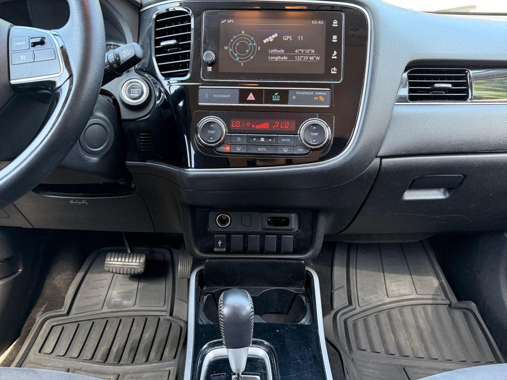 Used 2019 Mitsubishi Outlander SE AWD/4WD image 12