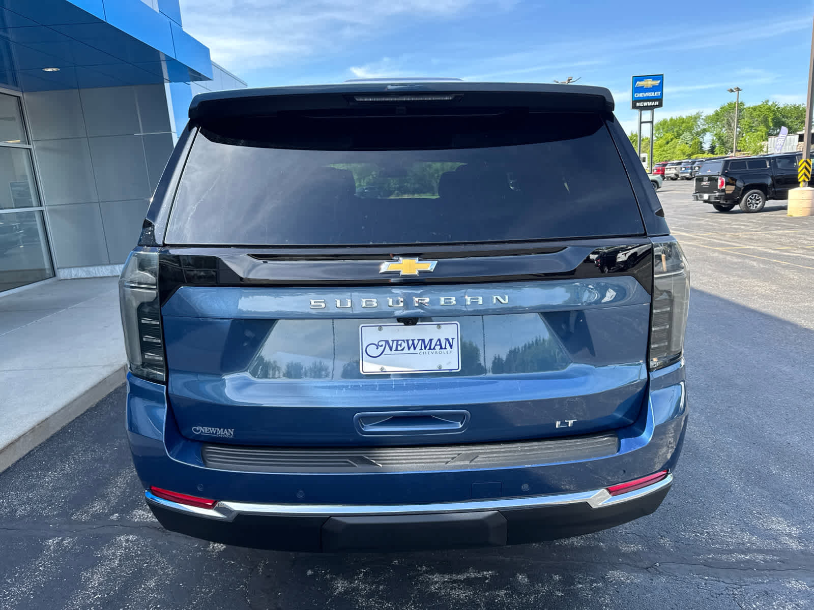 New 2026 Chevrolet Suburban LT w/ Comfort Package AWD/4WD image 9
