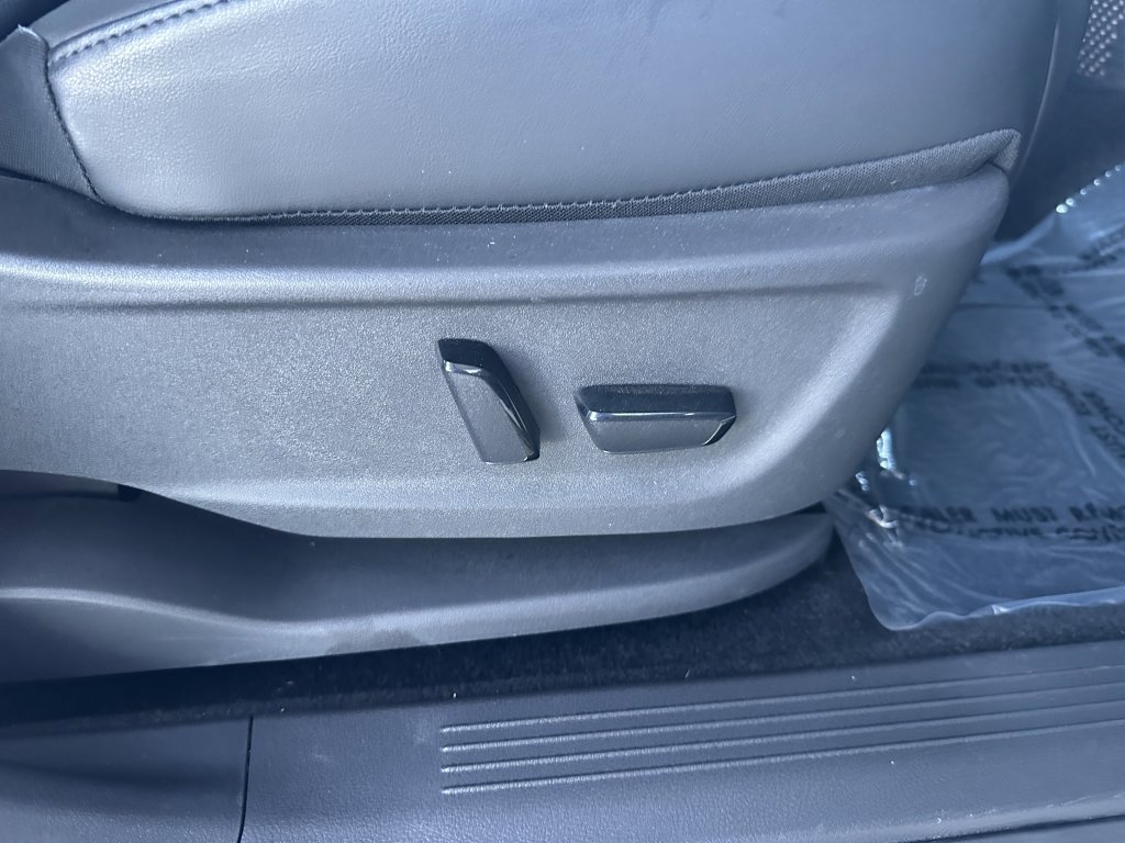 Used 2024 Nissan Ariya FWD image 41