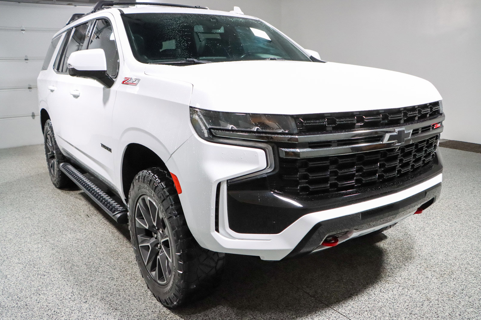 Used 2022 Chevrolet Tahoe Z71 w/ Luxury Package AWD/4WD image 5