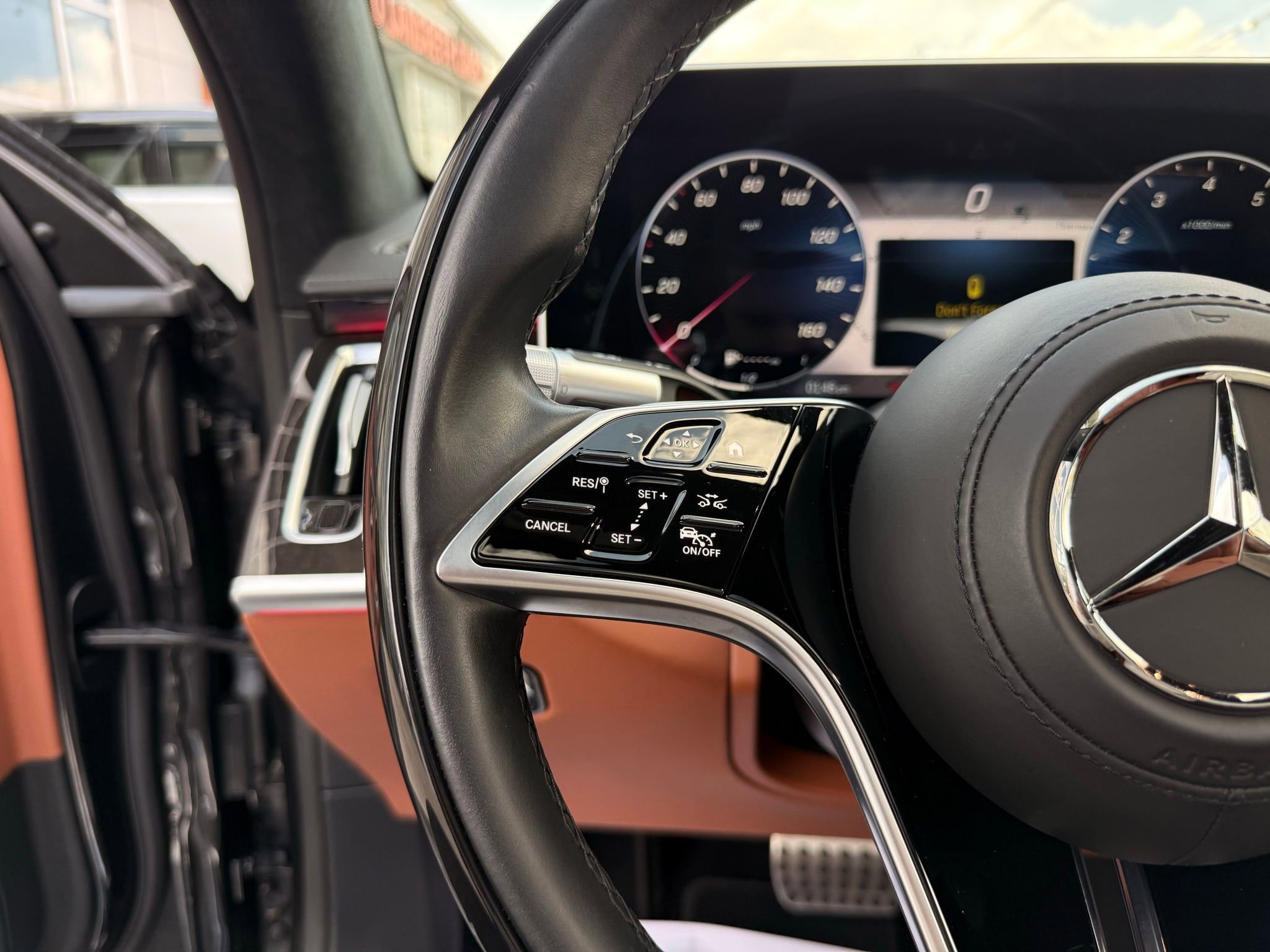 Used 2022 Mercedes-Benz S 580 4MATIC Sedan w/ AMG Line Package image 49