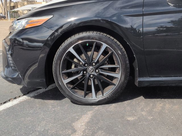 Used 2018 Toyota Camry XSE image 23