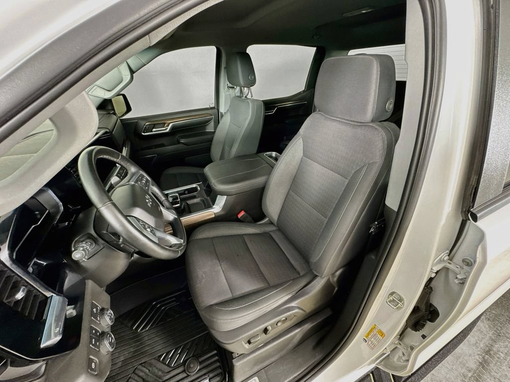 Used 2023 Chevrolet Silverado 1500 RST AWD/4WD image 12