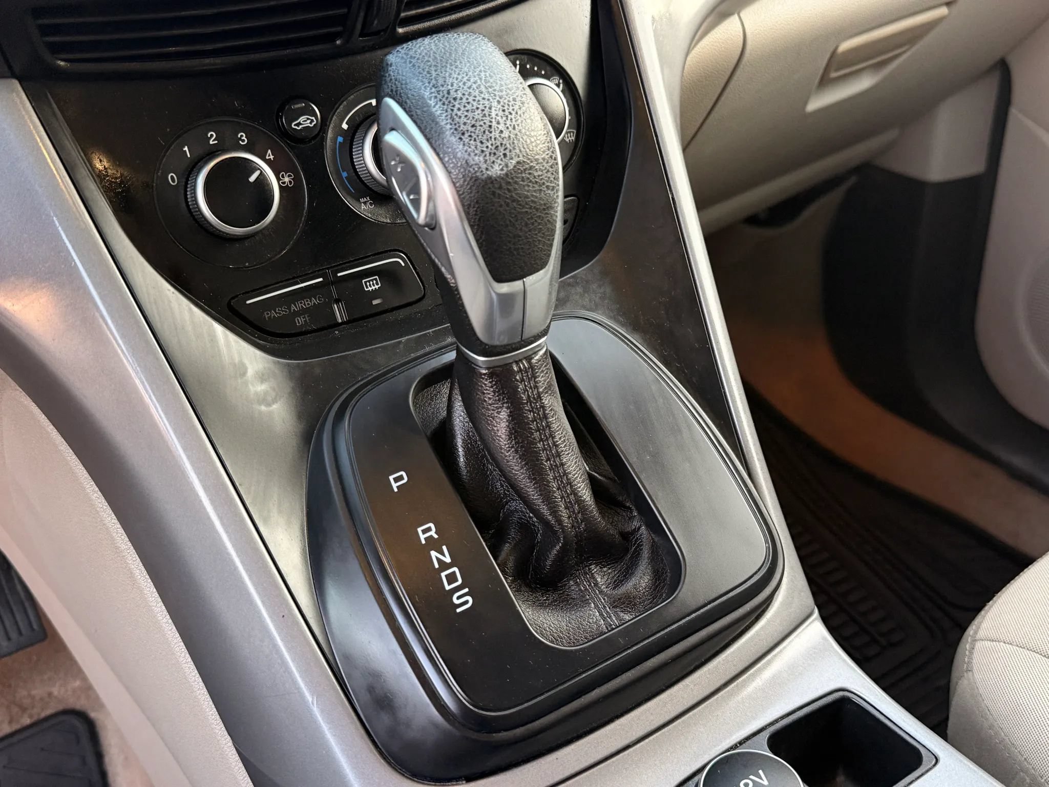 Used 2015 Ford Escape SE FWD image 26