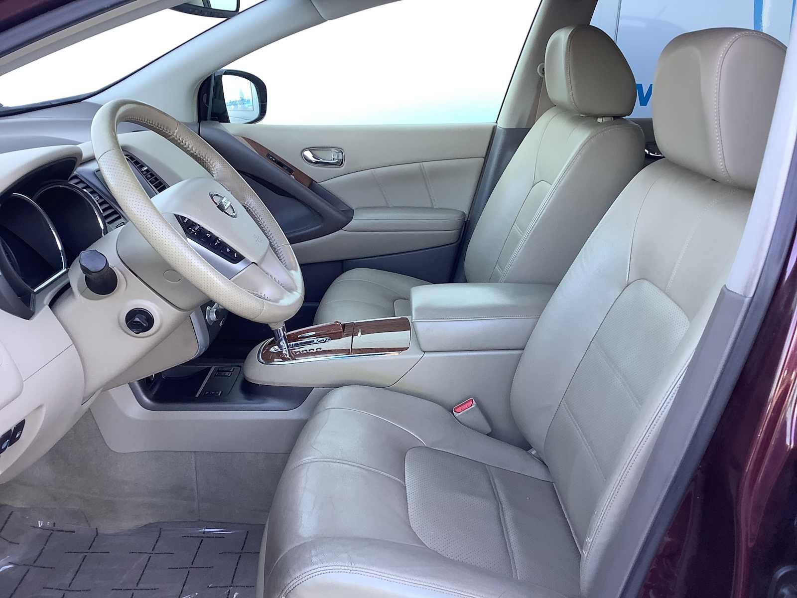 Used 2013 Nissan Murano LE w/ Platinum Pkg AWD/4WD image 2