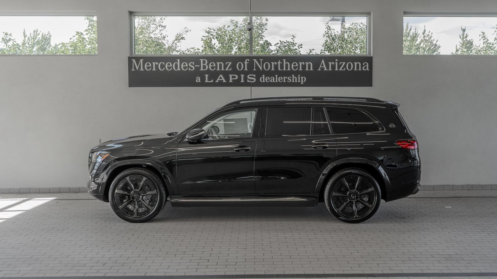New 2026 Mercedes-Benz Maybach GLS 600 4MATIC image 2