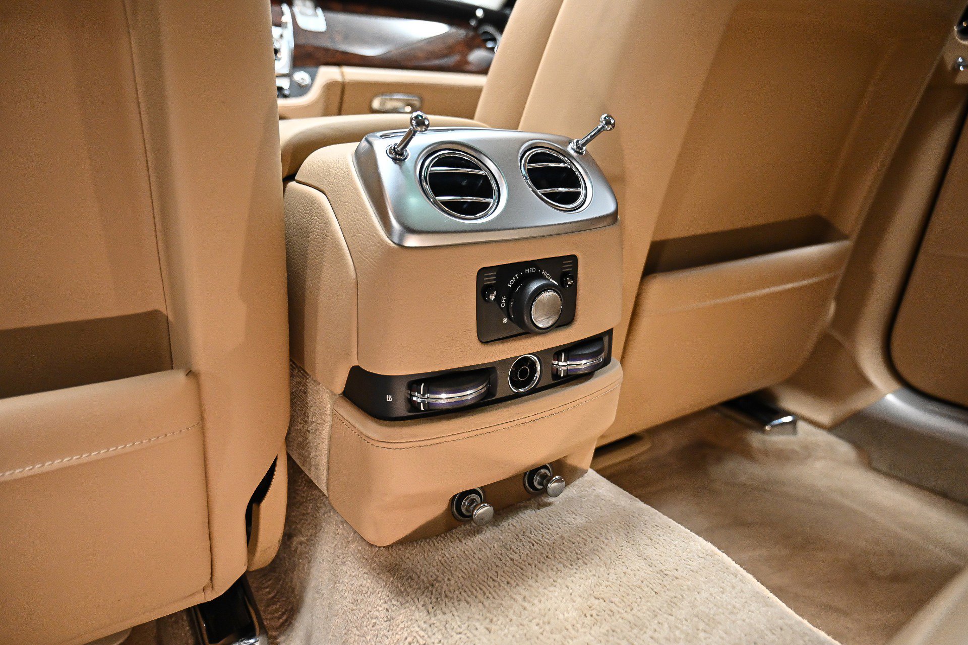 Used 2017 Rolls-Royce Ghost image 33