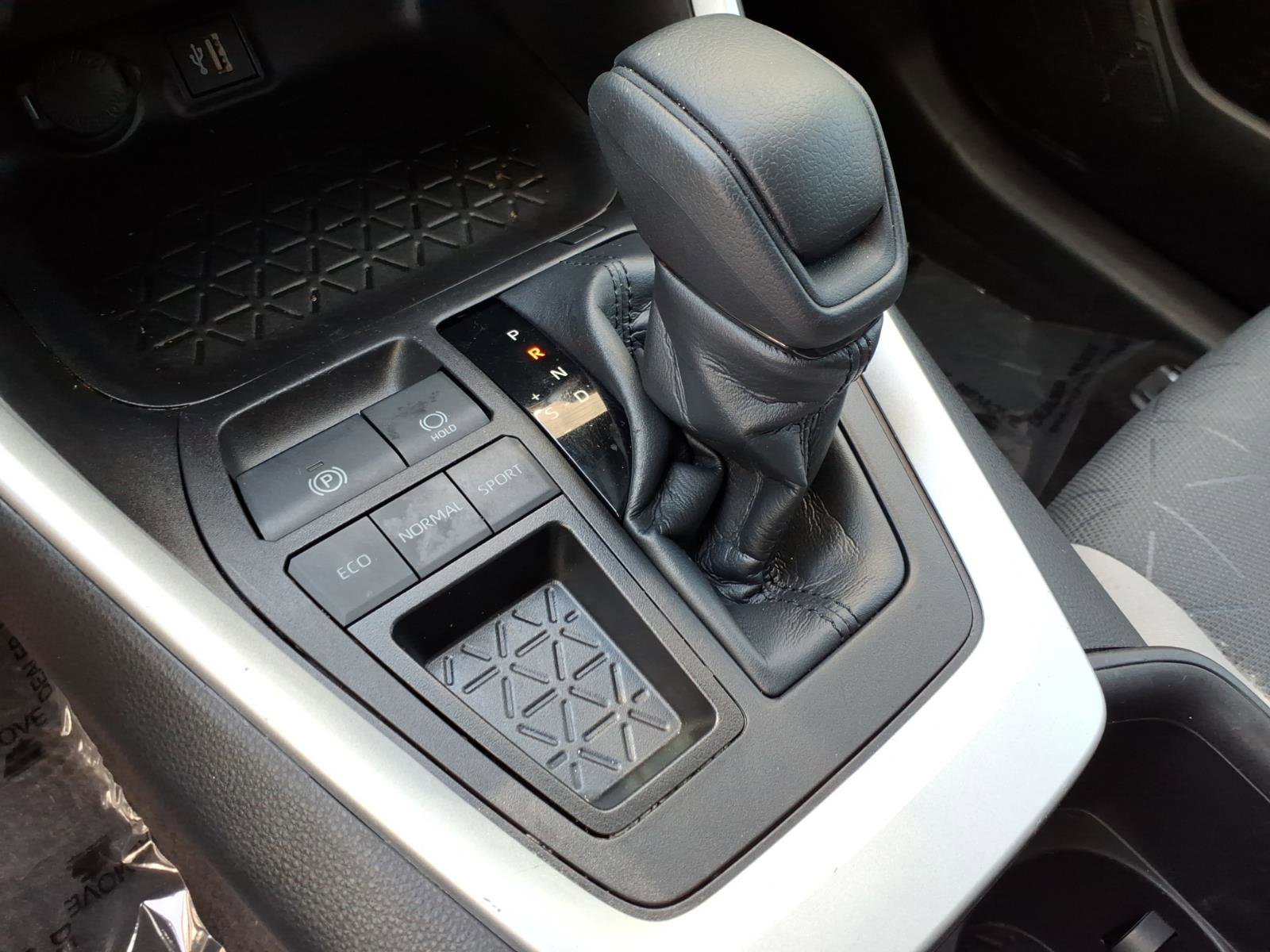 Used 2023 Toyota RAV4 XLE w/ Convenience Package FWD image 24