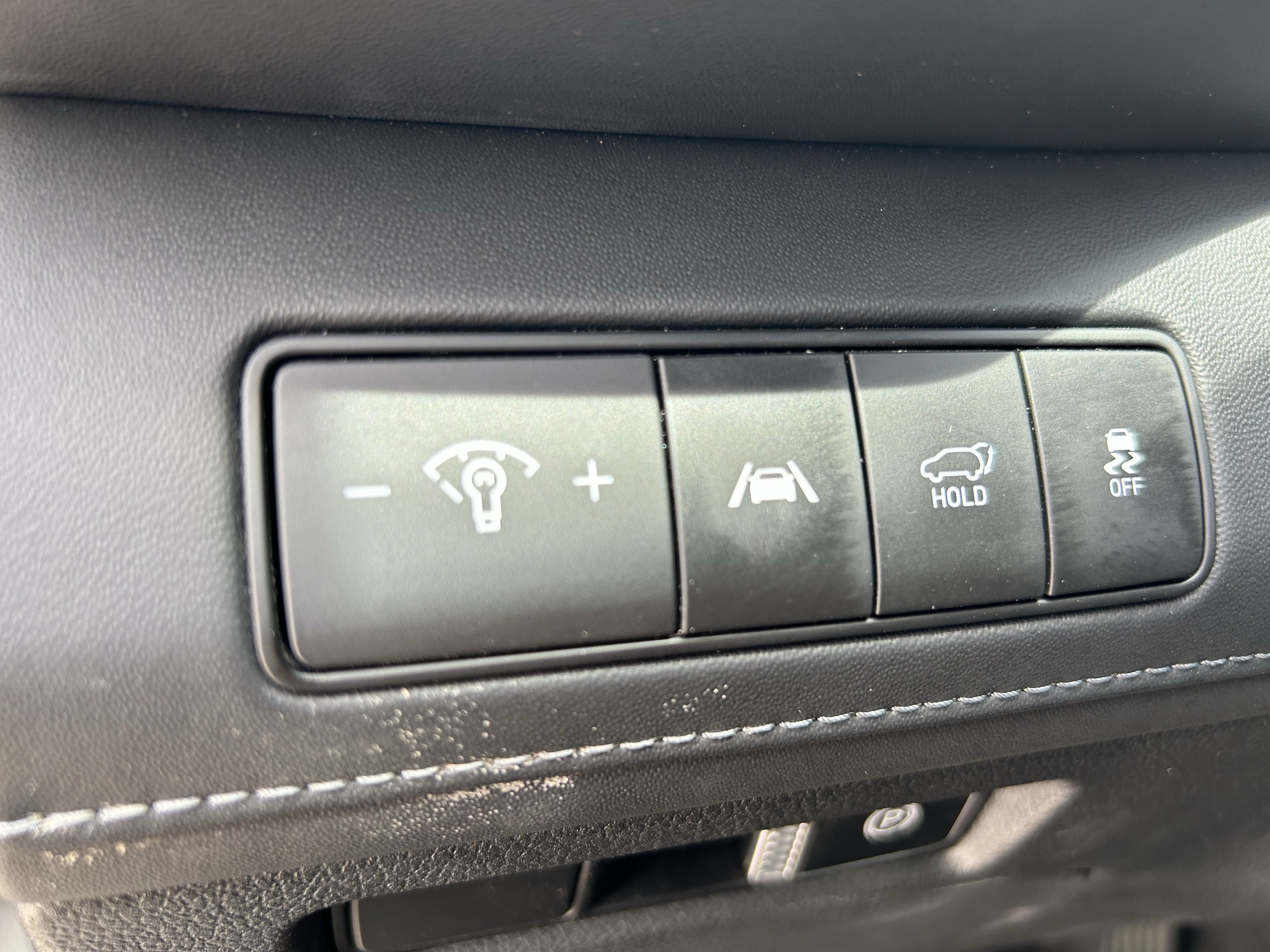 Used 2022 Hyundai Santa Fe Limited AWD/4WD image 17