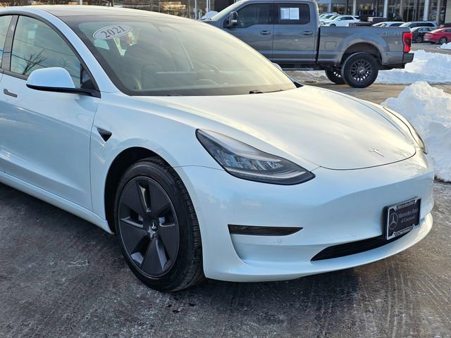 Used 2021 Tesla Model 3 Standard Range Plus image 2