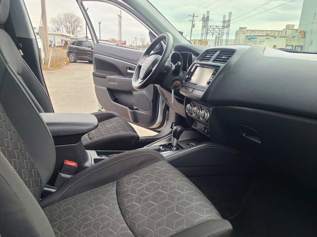 Used 2024 Mitsubishi Outlander Sport ES AWD/4WD image 16