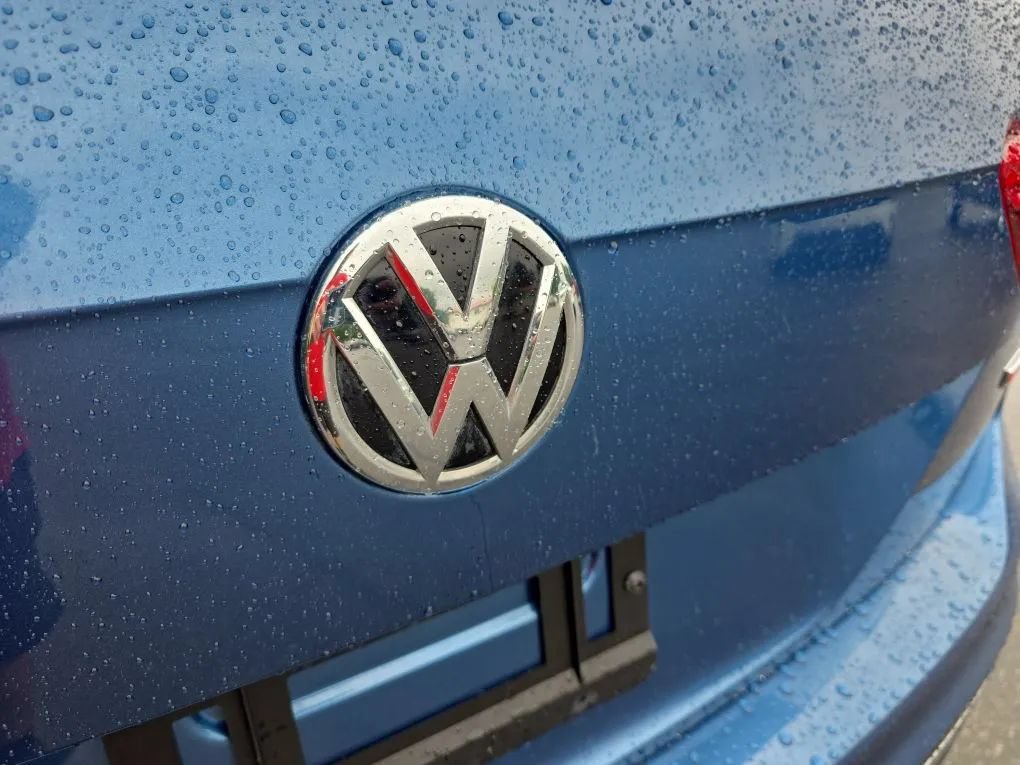 Used 2018 Volkswagen Tiguan SEL AWD/4WD image 10