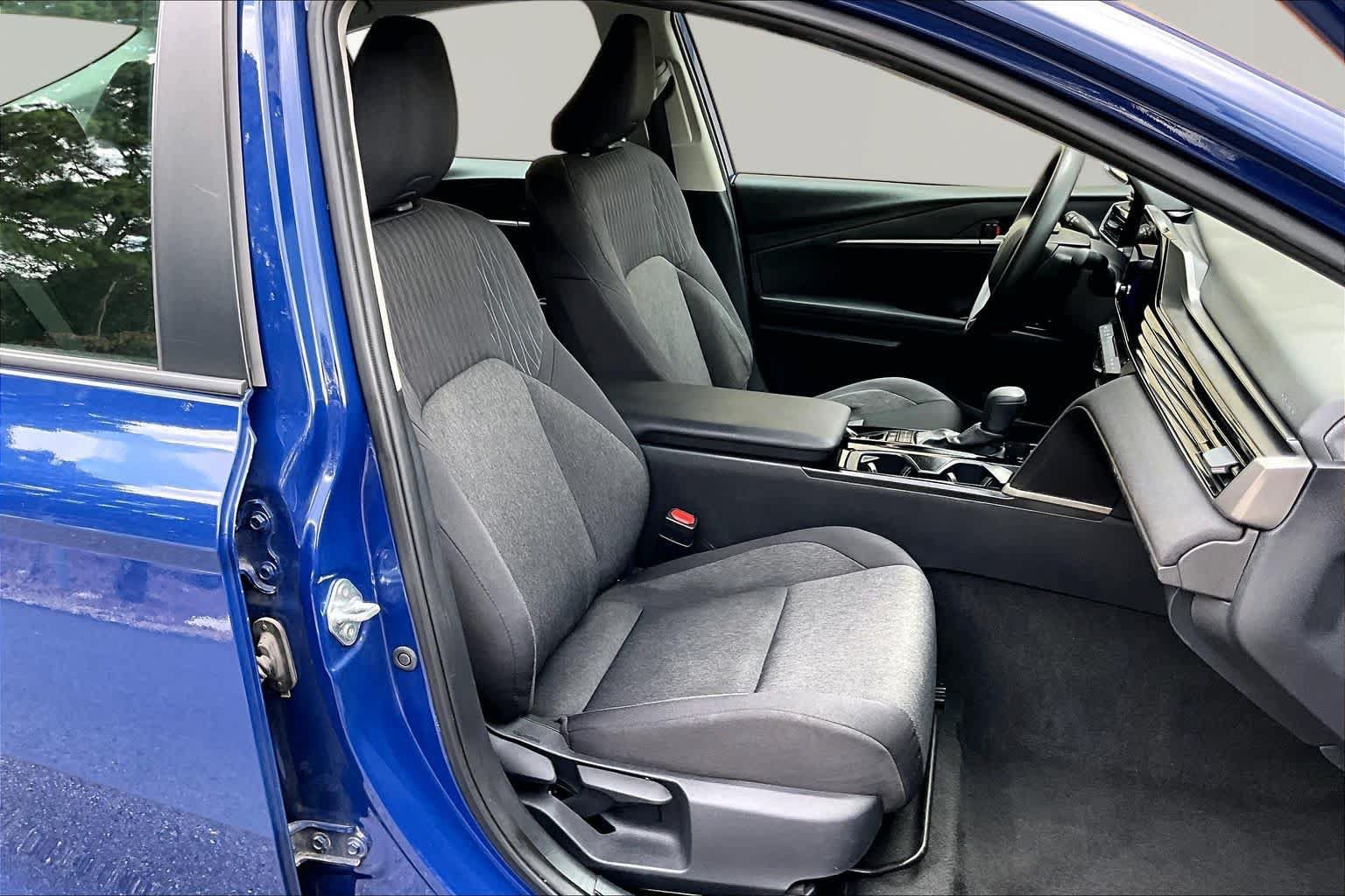 Used 2025 Toyota Camry LE FWD image 9
