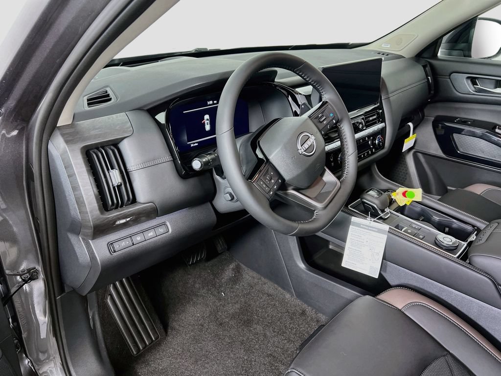 New 2026 Nissan Pathfinder Platinum AWD/4WD image 8