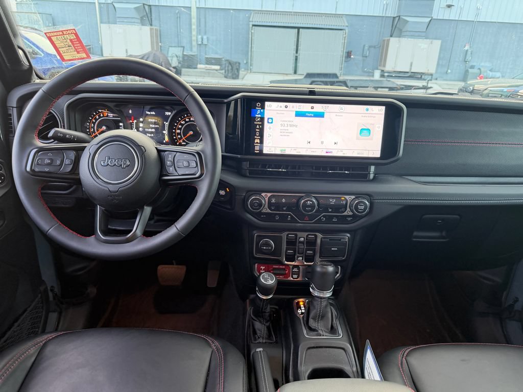 Used 2024 Jeep Gladiator Rubicon w/ Technology Group AWD/4WD image 7