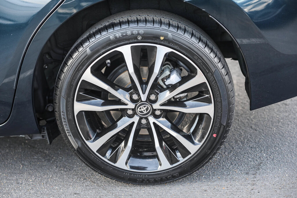 Certified 2019 Toyota Corolla SE FWD image 27