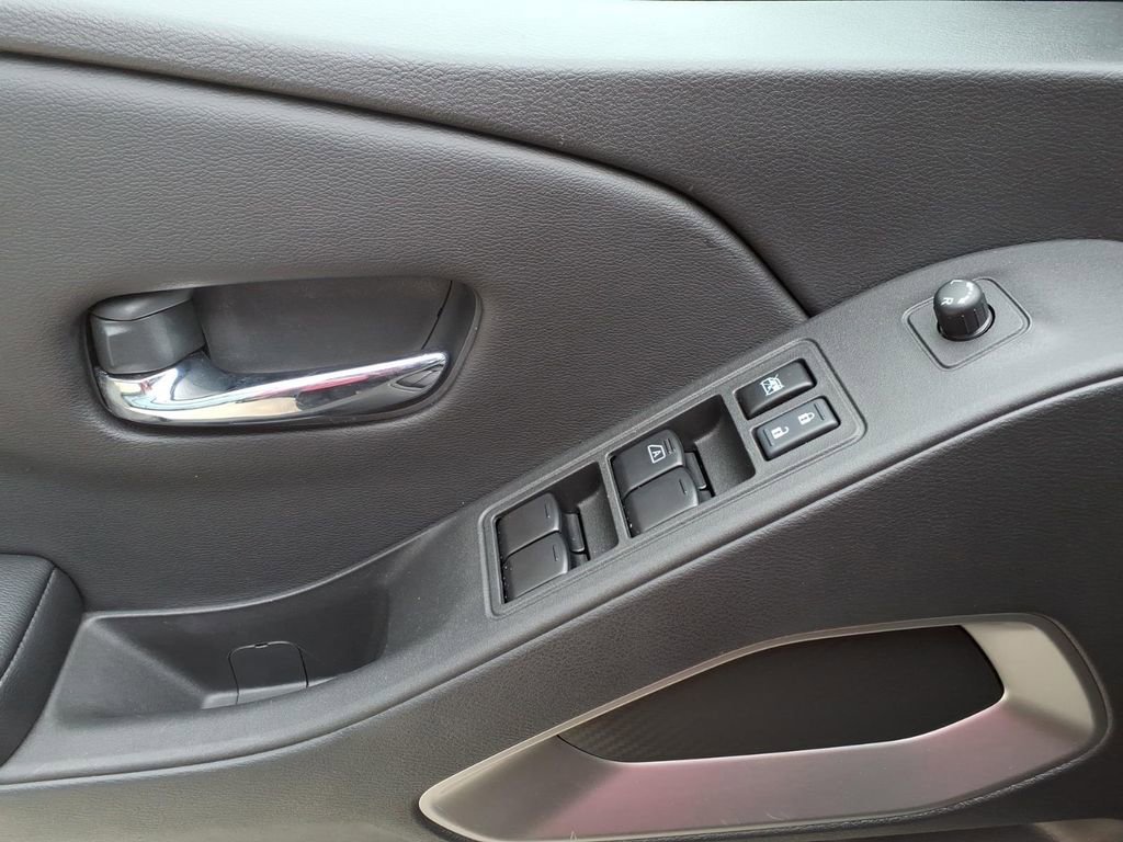 Used 2025 Nissan Frontier SV AWD/4WD image 11
