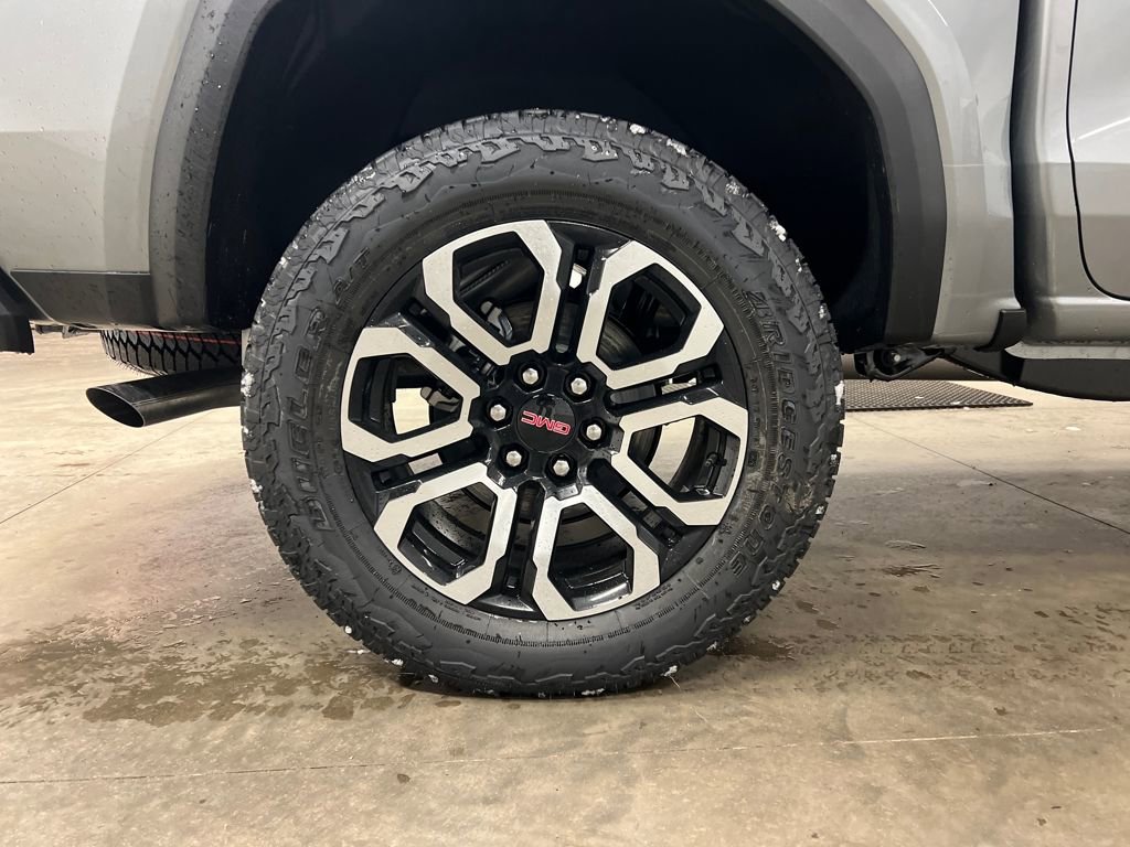 New 2026 GMC Canyon AT4 w/ AT4 Premium Package image 9