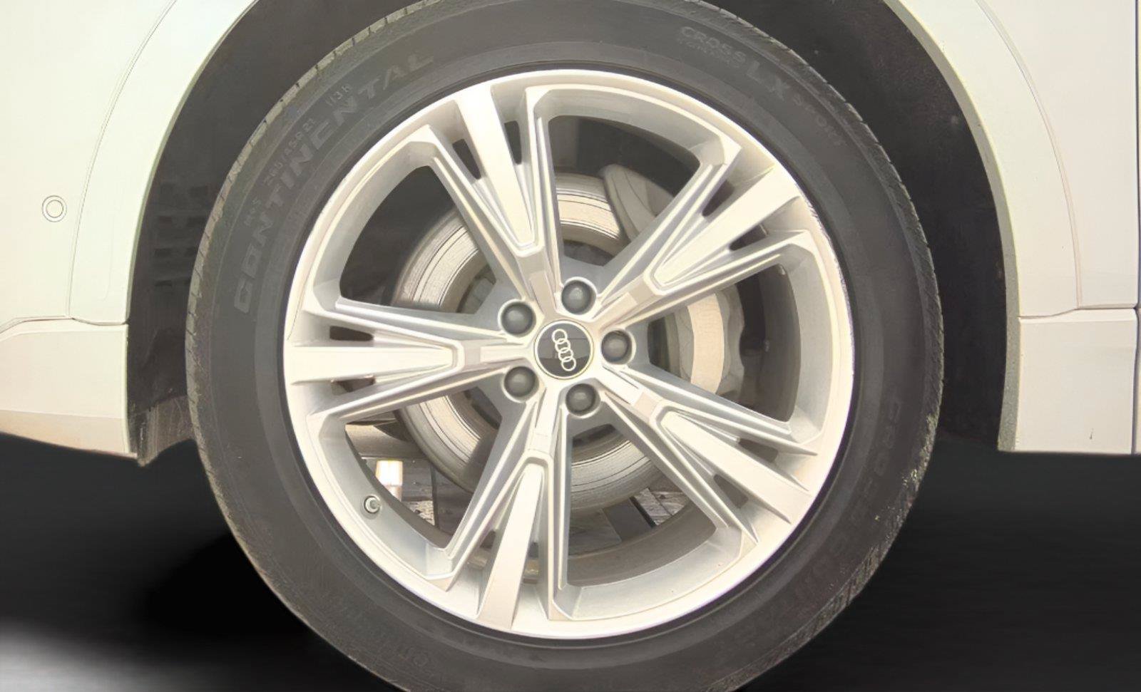 Used 2023 Audi Q8 Premium Plus AWD/4WD image 21