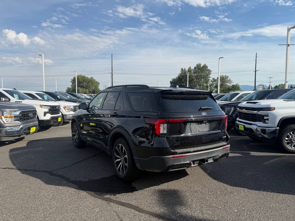 Used 2026 Ford Explorer ST-Line AWD/4WD image 3