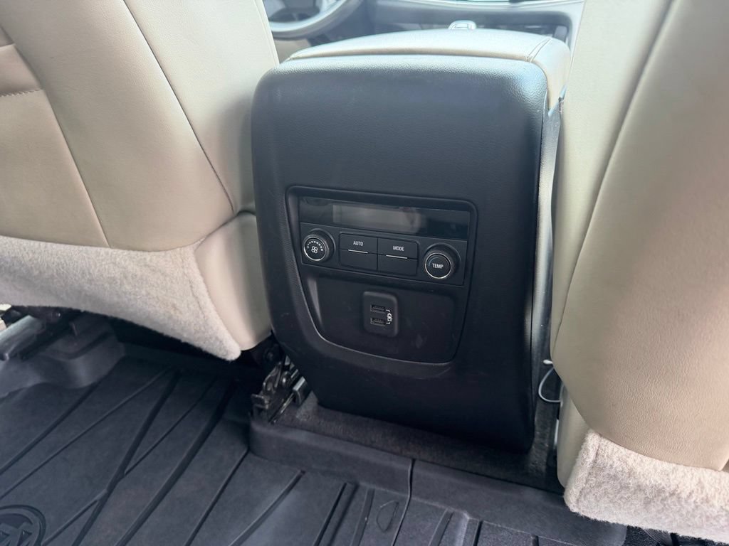 Used 2020 Buick Enclave Essence FWD image 38