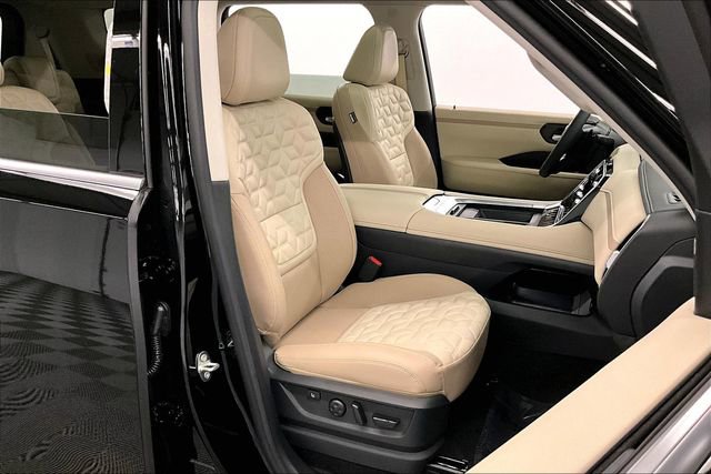 New 2025 Nissan Armada Platinum Reserve image 36