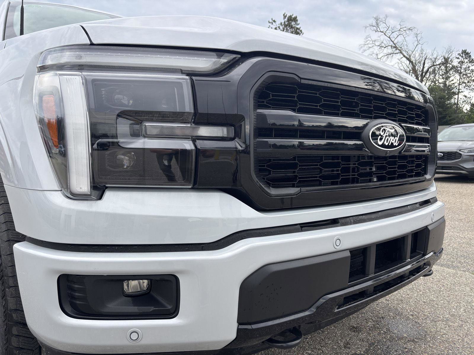 New 2025 Ford F150 Lariat w/ Equipment Group 502A High image 9