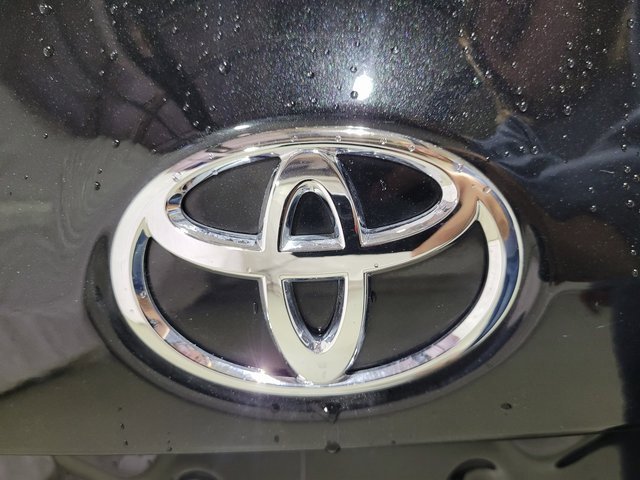 Used 2017 Toyota Corolla LE image 56