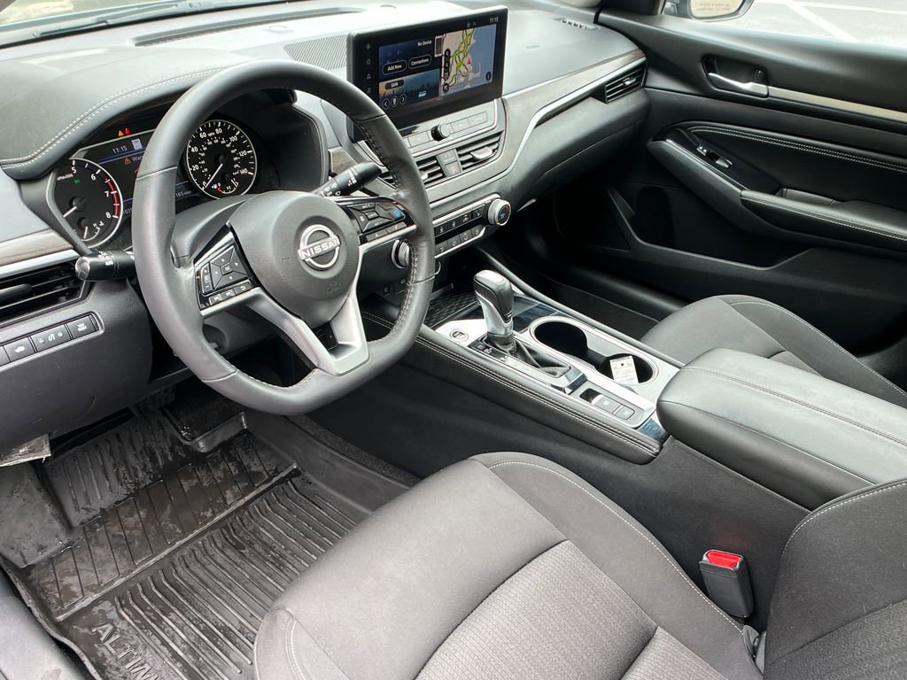 Used 2023 Nissan Altima 2.5 SV w/ SV Premium Package FWD image 10