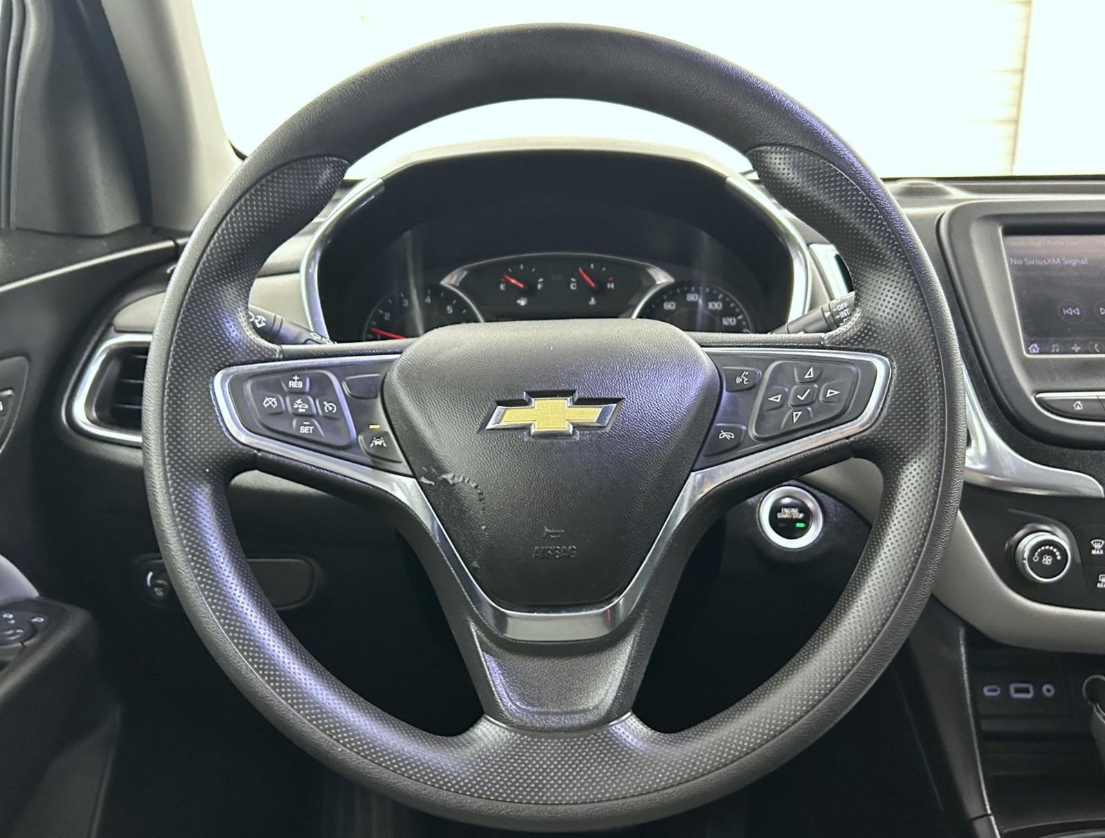 Used 2020 Chevrolet Equinox LT AWD/4WD image 11
