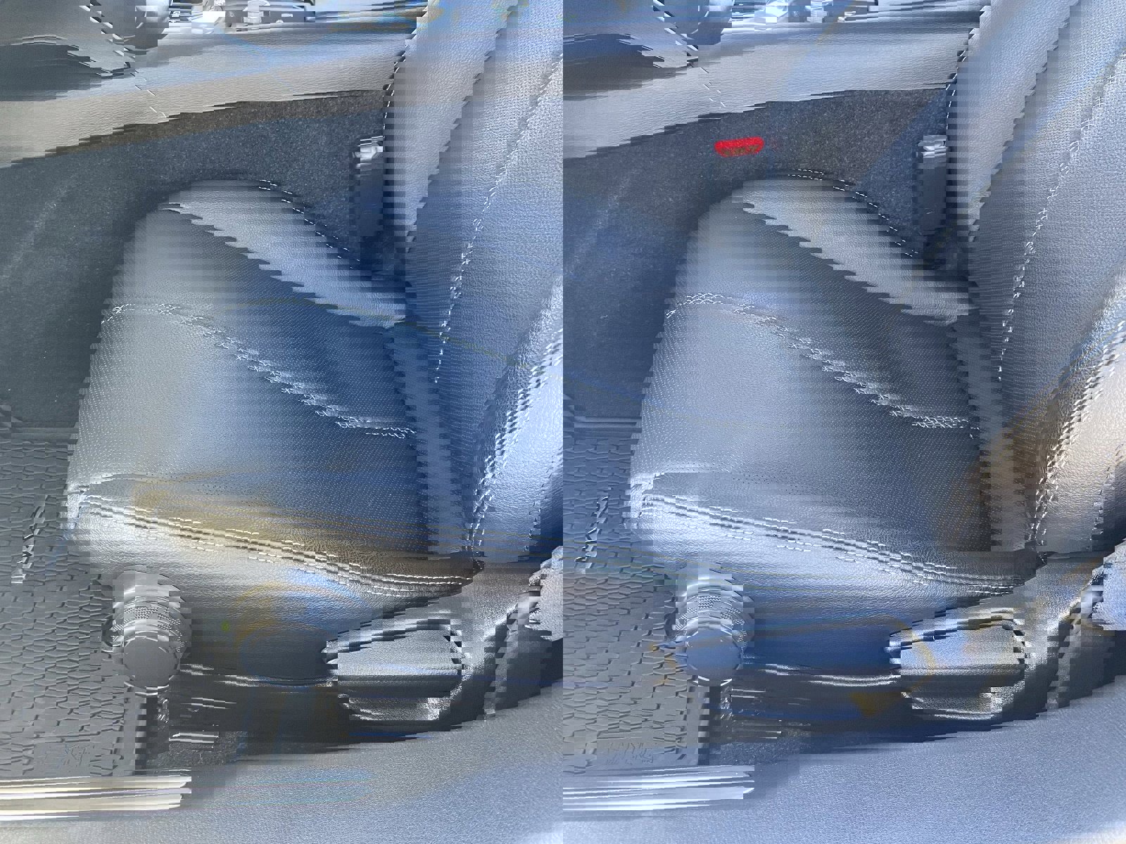 Used 2022 MAZDA MX-5 Miata Grand Touring w/ Weather Package image 17