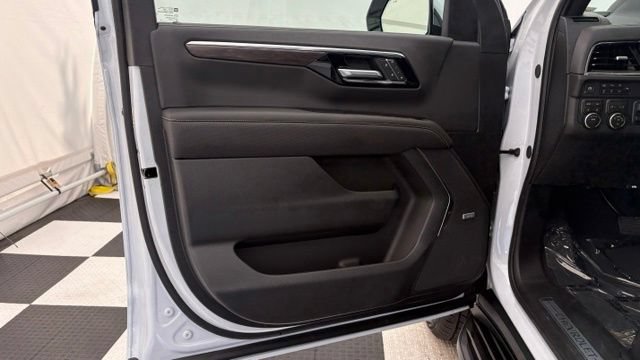 New 2026 Chevrolet Suburban Premier AWD/4WD image 15