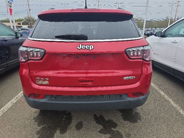 Used 2018 Jeep Compass Latitude w/ Popular Equipment Group AWD/4WD image 8