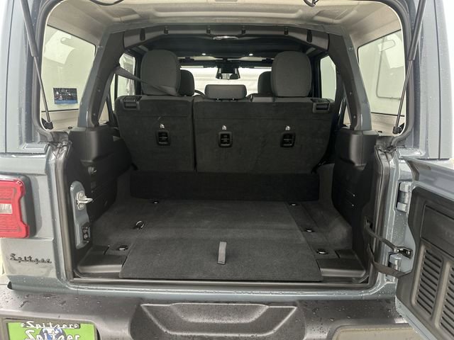 Used 2025 Jeep Wrangler Unlimited Sahara w/ Safety Group image 20