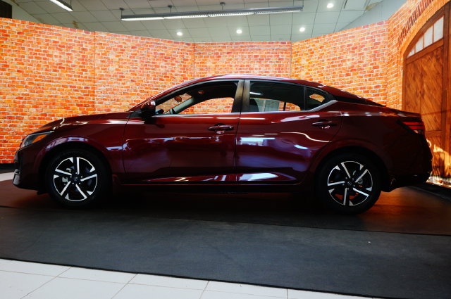 Certified 2024 Nissan Sentra SV FWD image 4