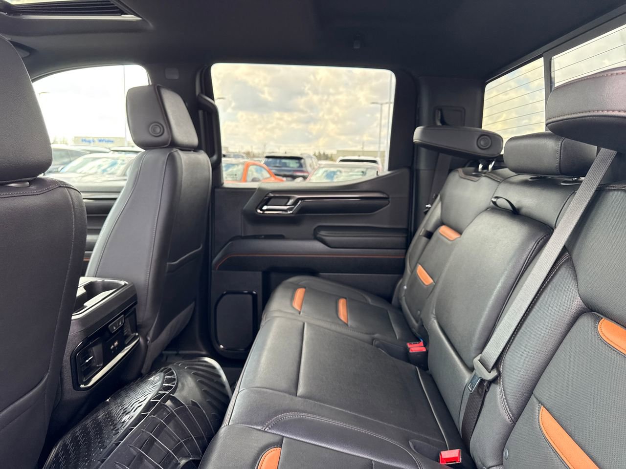 Used 2024 GMC Sierra 1500 AT4 w/ Technology Package image 14