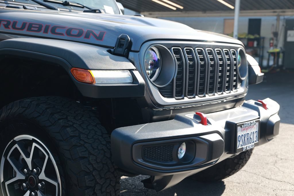 Used 2025 Jeep Wrangler Unlimited Rubicon AWD/4WD image 7