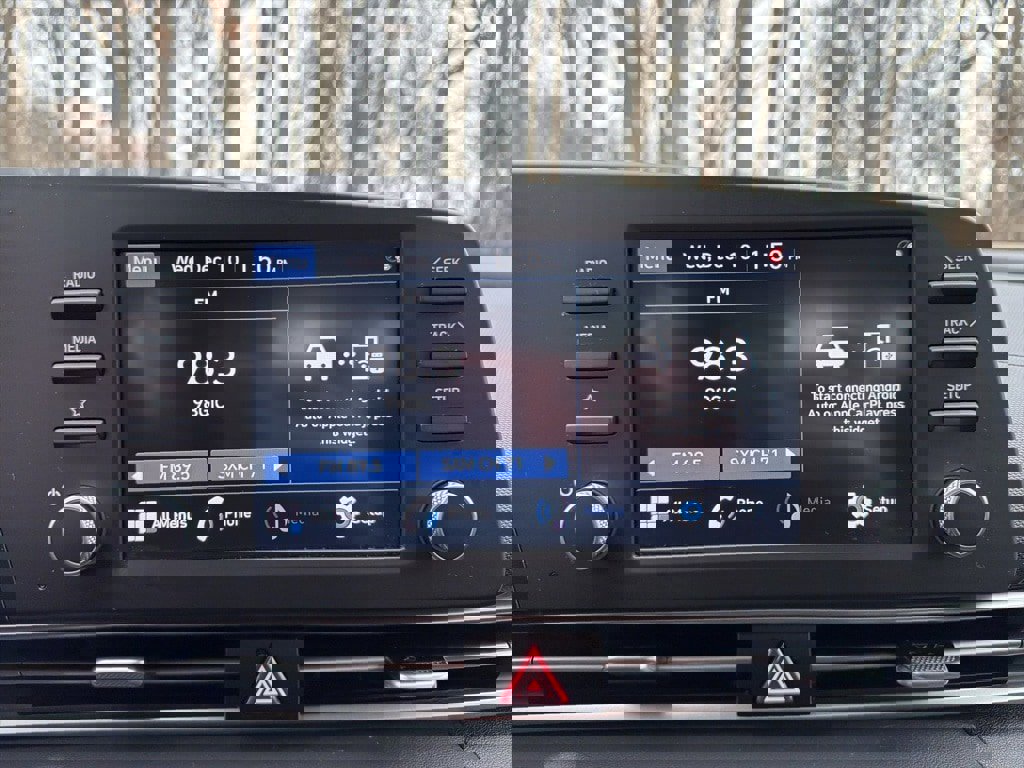 Certified 2022 Hyundai Elantra SEL image 23