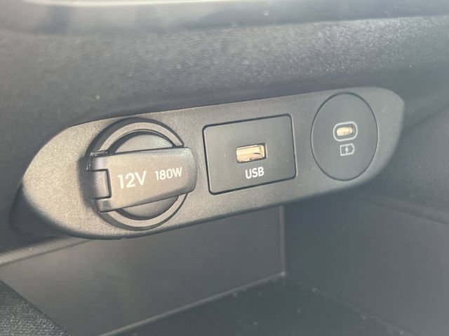 Used 2026 Hyundai Elantra Hybrid FWD image 32