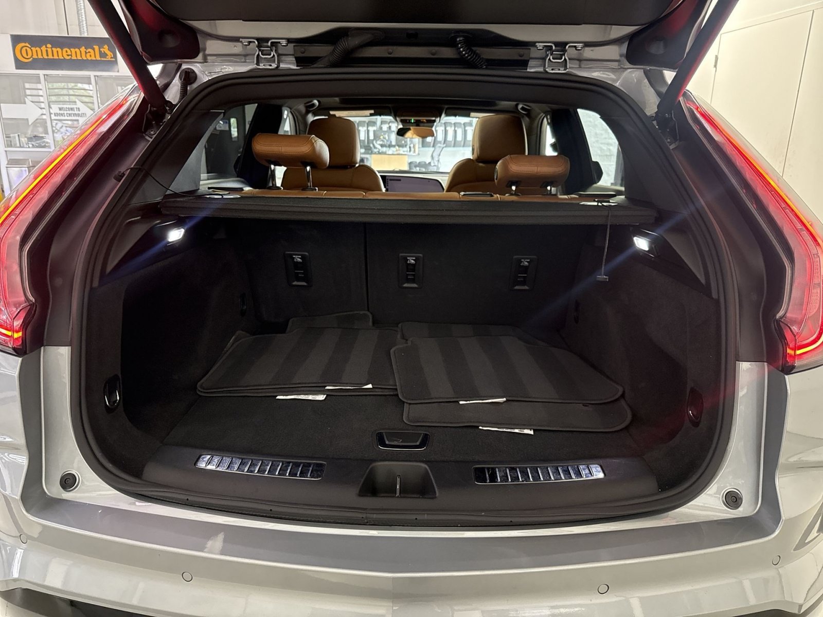 Used 2025 Cadillac XT4 Sport AWD/4WD image 27