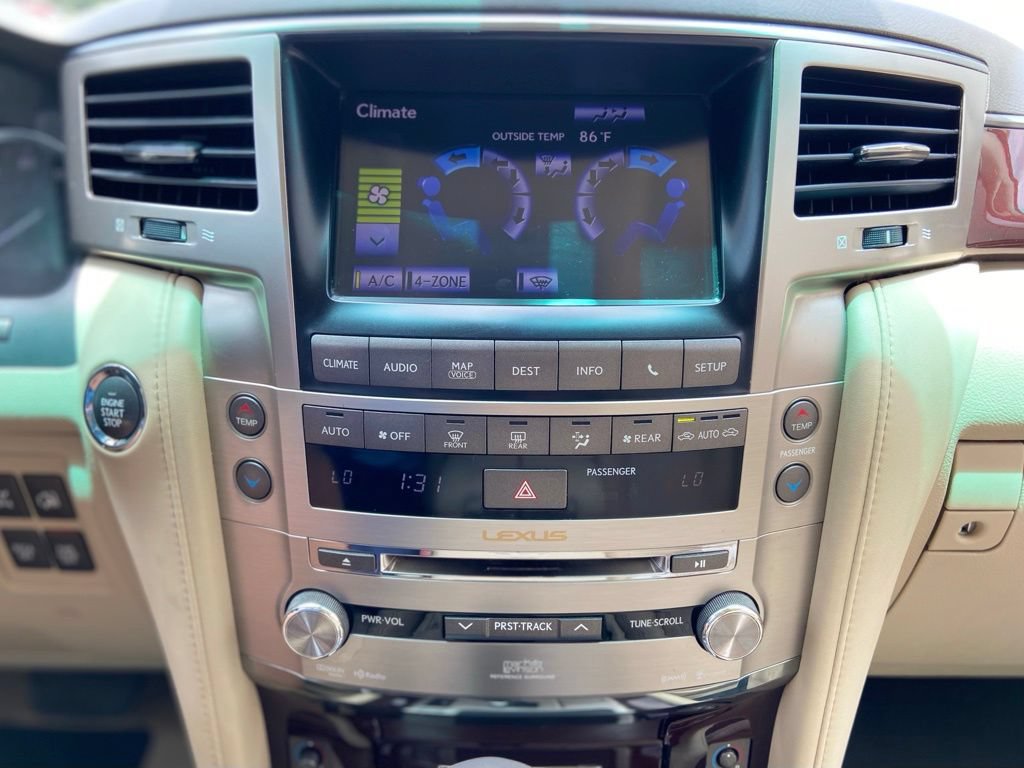 Used 2013 Lexus LX 570 4WD w/ Luxury Pkg image 34
