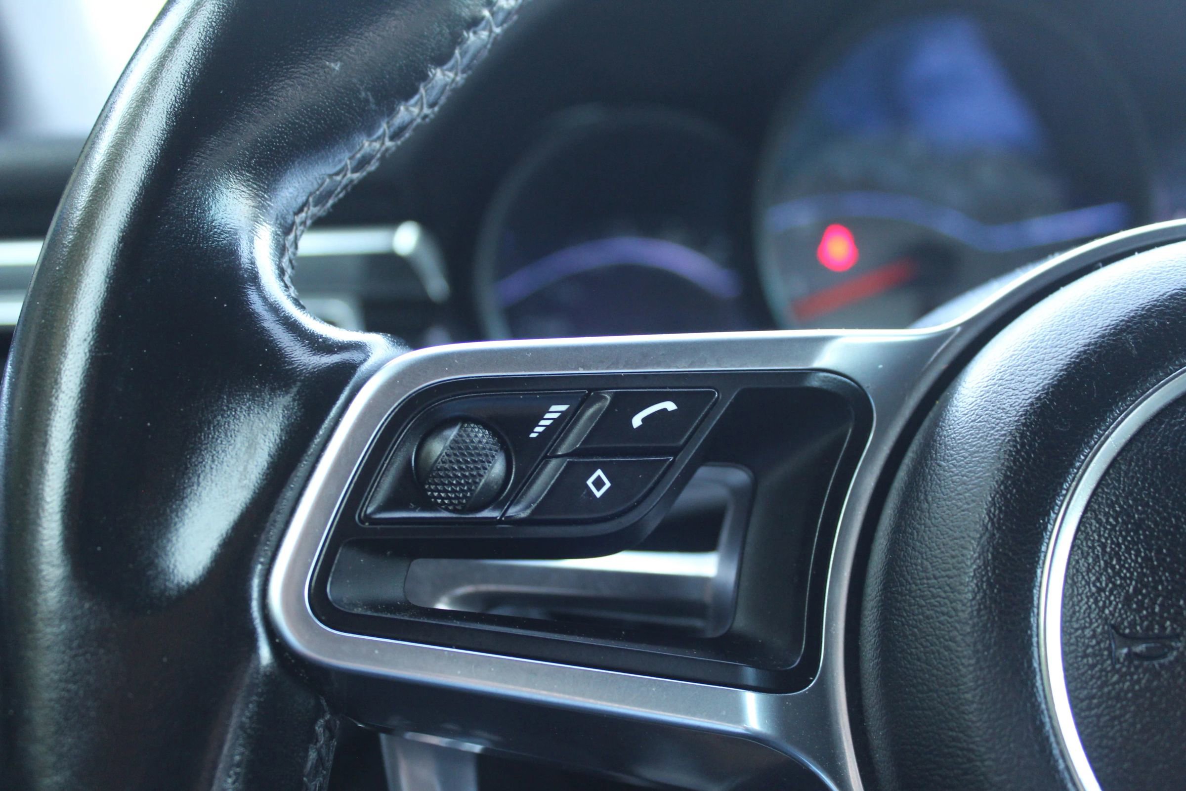 Used 2017 Porsche Macan S AWD/4WD image 30